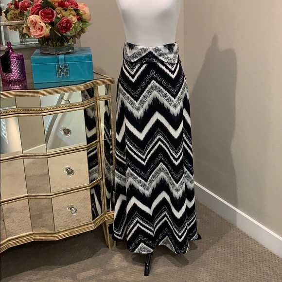 Donated ♦️Fold over elastic waistband maxi skirt - Picture 2 of 5